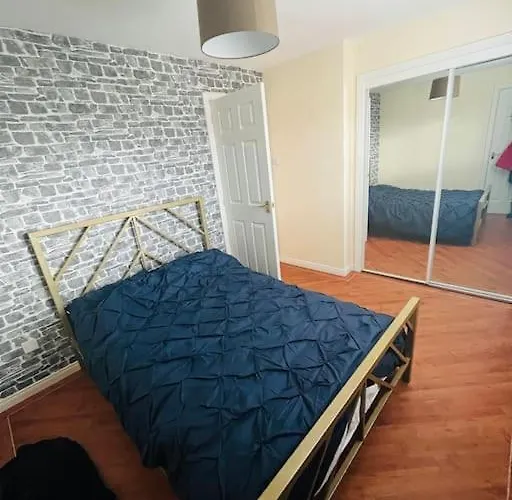Lovely Entire 2 Bedroom Apartment