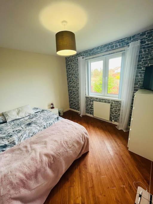 Lovely Entire 2 Bedroom